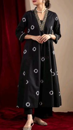 Stylish Black Dress Design Ideas Simple Dress Casual, Beautiful Neck, Simple Kurti Designs, Long Kurti Designs, Pakistani Fancy Dresses, Neck Embroidery, Salwar Kamiz, A Line Kurta