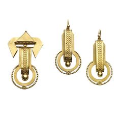 Victorian Etruscan Style Gold Suite | See more rare vintage Drop Earrings at https://www.1stdibs.com/jewelry/earrings/<null> Sardonyx Stone, Oval Locket