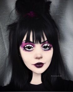 Nova on Instagram: “🕸🕷 Lydia Deetz Makeup, Makeup Halloween Costumes, Beetlejuice Makeup, Lydia Beetlejuice, Beetlejuice Cartoon, Beetlejuice Halloween, Halloween Makeup Diy, Lydia Deetz, Halloween Eye Makeup