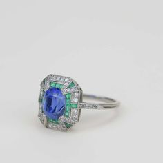 For Sale on 1stDibs - This is a stunning platinum ring that was made in the 1910s. It has been set with a beautiful 3.7carat no-heat gem-quality Ceylon sapphire with Gem Lab