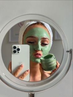 Best Homemade Face Mask, Cute Beach Pictures, Green Skincare, Anti Aging Skincare Routine, Glowing Skin Mask, Pretty Skin, Homemade Face, Homemade Face Masks, Pinterest Aesthetic