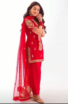 Sanakhan❤ Anmol Baloch Dresses, Anmol Baloch, Red Salwar Suit, Desi Fashion Casual, Pakistani Fancy Dresses, Pakistani Dresses Casual, Salwar Kamiz, Indian Dresses Traditional