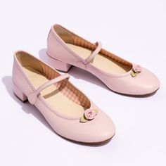 Jeanne shoes pink - Kitteny Nursery Kitsch, Windowless Room, Hoco Shoes, Regency Core, Collage Cutouts, Kitchen Shoes, Feminine Shoes, Prevent Blisters, Leather Binding