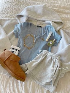 Comfterble Outfits Simple, Leggings Tee Shirt Outfits, Cute Cozy Summer Outfits, Simple Staple Outfits, Cute Summer Outfits Inspo Casual, Where To Buy Summer Clothes, Comfy Cute Fits, Cute Clothes Ideas, Summer Outfits Comfy