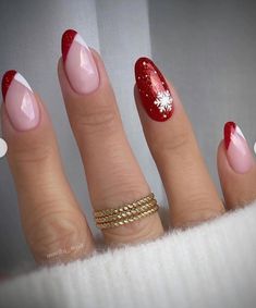 2023 Red Nails, Design Red Nails, Red Nails Christmas, Red Nails Design, Nails 2025, Short Red Nails, Nail Art Noel, Nail Designs Ideas