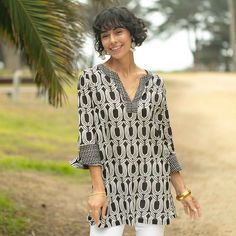 Aurora Black blu Cotton Kurta Tunic in Various Sizes Cotton Kurta, Modern Print, The Aurora, Black And White Print, Modern Prints, Sustainable Clothing, Style Board, Recycled Cotton, Black Cotton