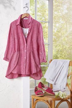 Enjoy day-to-day ease and an artful silhouette – in pure, European-grown linen. Our lighter weight tunic crosses seasons beautifully, with a roomier fit and a flounced overlay tulip hem for a full, draping sweep. Cross-dyed yarns lend rich, natural color. Button front, back yoke, button-cuff long sleeves. | Women's Breezy Days Linen Tunic Top - Sangria - PL - Petite Size Spring Linen Tunic For Layering, Casual Linen Tunic For Layering, Spring Linen Tunic For Daywear, Linen Tunic For Daywear In Spring, Linen Tunic Tops, Linen Tunic, Sangria, Petite Size, Yarn Dyeing