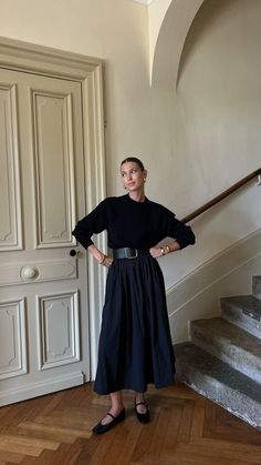 ☼ Danielle Copperman Sersoub ☾ on Instagram: "Big skirts, big belts and delicate knits for these warmer winter days 🖤" Black Skirt Winter Outfit Tights, Belted Looks, Maxi Skirt Turtleneck Outfit, Back To The Office Outfits, Silk Brown Skirt Outfit, Black Full Skirt Outfit, Winter Evening Outfits Classy, Wide Skirt Outfit