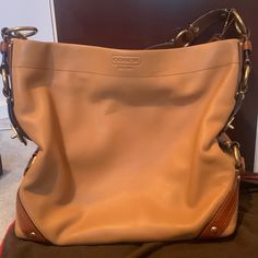 Pre-Owned Includes Dust Bag And Original Box Pet Free / Smoke Free Home Tan Shoulder Bag, Bags Coach, Tan Brown, Coach Bags, Shoulder Bags, Original Box, Dust Bag, Bag Lady, Shoulder Bag