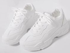 White Sport Shoes, White Chunky Sneakers, Chic High Heels, White Platform Sneakers, Trending Womens Shoes, Fantastic Shoes, Cute Slippers, Cute Nike