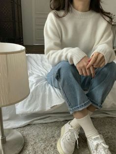 Aesthetic Work Clothes Women, Soft Casual Outfit Korean, Korean Casual Outfits Fall, Soft Autumn Outfits Korean, Oversized Pullover Outfit, Normal Outfits, Modest Casual, Basic Fashion