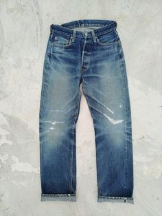 DENIME XX Orizzonti Era Selvedge Jeans Vintage 90s Made in Japan Nicely faded from raw Throughout repaired ACTUAL MEASUREMENT (Inch) Waist 14 Outseam 40.5 Inseam 30.5 Leg Opening 8 Rise 11 Thigh 11 CN682 NOTE 1) All items are 100% authentic. 2) All items should be WASHED before use. 3) Do not rely on tag size as pre-worn items may have been altered, stretched or shrunk. 4) The best way to ensure a correct fit is to compare our measurements with the measurements of a similar item that you know fits you well. 5) Please refer all images, and enlarge them for better details. 6) All measurements are been taken with the garment flat on the floor. 7) NO RETURN NO REFUND AFTER PURCHASE. 8) Please do not expect it to be like new as mostly are used item, unless mentioned as NEW. 9) Actual item might Faded Selvedge Jeans For Streetwear, Faded Pre-washed Jeans For Streetwear, Faded Selvedge Jeans For Spring, Pre-washed Faded Jeans For Streetwear, Vintage Straight Leg Bleached Jeans, Vintage Bleached Straight Leg Jeans, Chore Coat, Selvedge Denim, Best Sneakers