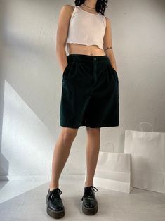 "- Vintage Liz Sport green corduroy shorts - 100% cotton - Made in Guatemala  - Buckles at the sides of the waist - Tagged 10  Waist: 27\" - 30\"  Rise: 12.5\" Inseam: 8.5\"" Green Corduroy Bottoms With Pockets, Relaxed Fit Corduroy Shorts, Green Corduroy Bottoms For Summer, Green Corduroy Summer Bottoms, Summer Green Corduroy Bottoms, Corduroy Bottoms With Relaxed Fit And Short Length, Corduroy Relaxed Fit Short Bottoms, Corduroy Shorts With Relaxed Fit, Vintage Green Cotton Shorts