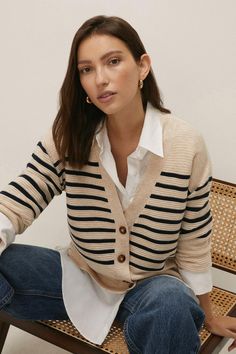 Crafted in a luxurious cashmere and elevated with a timeless striped design, this cardigan is a wardrobe staple. Complete with tortoise shell buttons and a v-neckline. Model wears a size 1 and is 176cm. Discover our full range of women's knitwear V Cardigan Outfit, Elevated Casual Outfits Women, Sweaters Western, Striped Cardigan Outfit, Stripe Cardigan Outfit, Work Cardigan, Stripes Outfit, Striped Sweater Outfit, Pretty Sweater