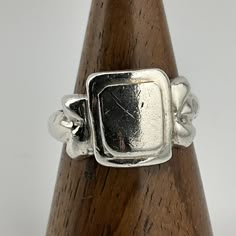 Vintage Sterling Silver Signet Ring, UK Size R1/2, US Size 9, EU Size 59 1/4, Front Max Width 13.0mm, Weight 6.03 Grams, Lovely Condition Handmade Silver Rings, Book Fashion, Silver Signet Ring, Signet Ring, Sterling Silber, Vintage Sterling Silver, Handmade Silver, Look Book, Jewelry Inspiration