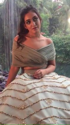 Style Ethenic Wear, Indo Western Dress, Western Dress, Traditional Indian Outfits, Indian Gowns Dresses, Saree Blouse Designs Latest, Indian Lehenga