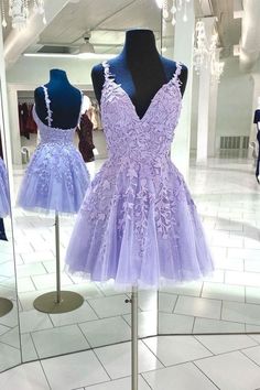 2021 New Lavender v neck tulle lace short prom dresses Back Open cocktail dress on Storenvy Glittery Homecoming Dresses, Damas Outfits Quinceanera Purple, Purple Dama Dresses, Purple Quinceanera Ideas, Purple Prom Dress Short, Sequin Outfits, Hoco Inspo, Prom Dress Lace, Homecoming Outfit