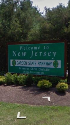 a welcome sign for the garden state parkway