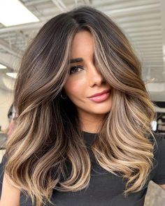 Hairstyles Color Ideas 2023, Dark To Light Hair Color Ideas, Brown Hair With Highlights Root Melt, Brown Hair Bayalage Ideas, Over 40 Hairstyles 2023, Smoky Brown Balayage, Hair Colour For Layered Hair, Level 5 Hair Color Balayage, Low Light For Dark Brown Hair