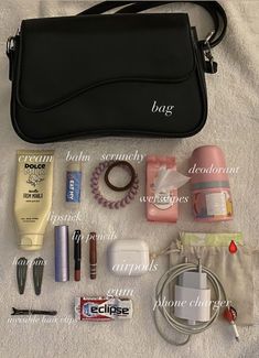 Schul Survival Kits, School Backpack Essentials, Everyday Bag Essentials, School Bag Essentials, Backpack Essentials, Travel Bag Essentials, Inside My Bag, Purse Essentials