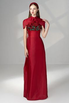 Luxury Silk Evening Dress For Wedding, Red Organza Dress For Banquet, Elegant Red Organza Evening Dress, Elegant Organza Evening Dress For Banquet, Elegant Festive Evening Dress For Ceremonies, Elegant Evening Dress For Festive Ceremonies, Elegant Red Ao Dai For Banquet, Elegant Floor-length Cheongsam For Formal Occasions, Elegant Floor-length Fitted Ao Dai