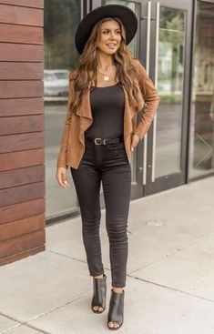 Modest Nashville Outfits, Black Boots And Jeans Outfit, Country Rock Outfit, Hat Outfits, Professional Outfit, Winter Date Night Outfits, Closet Wishlist, Nashville Outfits, Girls Getaway