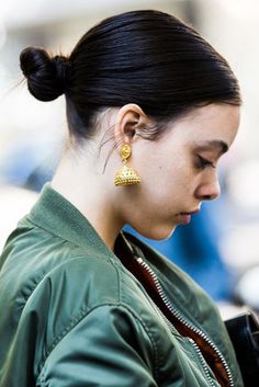 Street-Style-Look: Bun Twee Style, Ballerina Bun, Long Hair Color, York London, Fashion Weeks, Street Style Looks, Beauty Trends, Hair Hacks