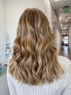 Highlights For Golden Hair, Highlights In Golden Blonde Hair, Light Brown Hair Honey Highlights, Full Head Honey Blonde Highlights, Blonde Highlights On Golden Brown Hair, Carmel Hair Color Honey Golden Blonde, Dark Blonde Hair With Golden Highlights, Gold Hair With Highlights, Baby Highlights On Dirty Blonde Hair