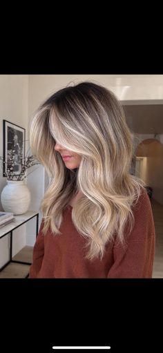 Blonde Hair With Roots, Fall Blonde Hair, Summer Blonde Hair, Blonde Hair Transformations, Ashy Blonde, Dark Roots Blonde Hair, Ash Blonde Hair, Dark Blonde Hair, Blonde Hair Inspiration