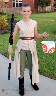 Homemade Jedi Costume, Homemade Star Wars Costumes, Easy Star Wars Outfit, Girls Star Wars Costume, Last Minute Star Wars Costume, Easy Jedi Costume, Star Wars Costumes For Women Diy, Star Wars Dress Up, Fantasia Star Wars