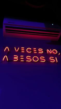 a neon sign that says avicies no a bessosi