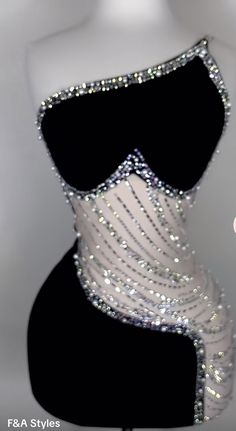 Classy Nightclub Outfit, Birthday Dress To Impress, Hoco Outfits, 18th Birthday Outfit, Hot Prom Dress, Classy Prom Dresses, Stunning Prom Dresses, Looks Party, Glamour Dress