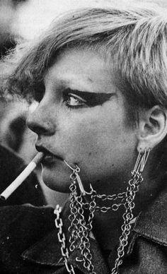 Punk Rock Girls, Chicas Punk Rock, Punk Makeup, Punk Culture, Punk Aesthetic, Teddy Boys