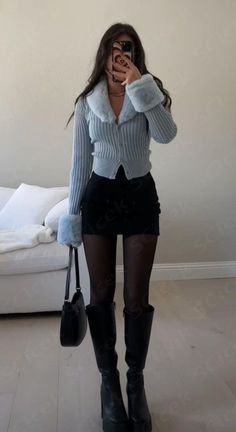 Coquette Girl Outfits, Girly Outfits Winter, Coquette Winter Outfits, Croquette Aesthetic Outfits, Coquette Outfit Aesthetic, Coquette Outfit Ideas, Girly Winter Outfits, Outfits To Recreate, Coquette Winter