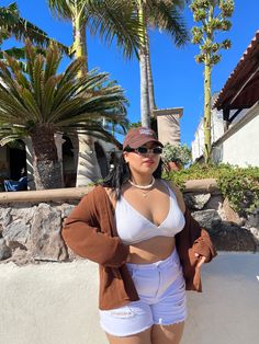 Swimwear For Chubby, Hollister Aesthetic, Outfits For Chubby Girls, Outfits Playa, Chubby Girl Outfits, Swimwear Aesthetic, Pool Party Outfits, Beachy Outfits