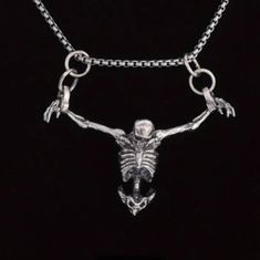 Silver Snake Jewelry, Gothic Gift Ideas, Fancy Objects, Spoon Necklaces, Funky Necklaces, Teeth Necklace, Alt Men, Skeleton Jewelry, Hot Necklaces