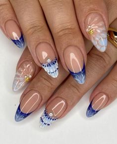 #nails  #nailsofinstagram Blue And White Nails, Beachy Nails, Baby Blue Nails, Fancy Nails Designs, Her Nails, Hair Done, Crazy Nails, Nail Art Designs Videos