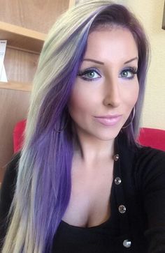 Blonde Purple Hair Color Ideas, Color Around The Face, Panels Of Color In Hair, Colour Panel Hair, Face Framing Hair Dye, Color Panels In Hair, Money Piece Hair Color Purple, Purple Hair Blonde Money Piece, Purple Face Frame Highlights