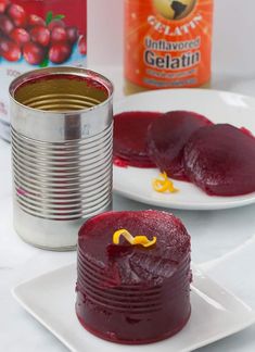 Easy and Healthy Sugar Free Jellied Cranberry Sauce. Keto Cranberry Sauce, Keto Sweetener, Keto Cranberry, Unsweetened Cranberry Juice, Cranberry Jelly, Jellied Cranberry Sauce, Keto Holiday Recipes, Dinner Keto, Keto Sauces