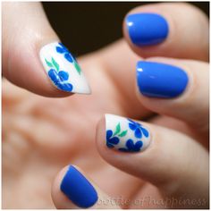 Floral blue nailart Blue Nail Art Designs, Cute Spring Nails, Blue Nail Art, Flower Nail Designs, Nails White, Colorful Nail Designs, Simple Nail Designs, Floral Nails