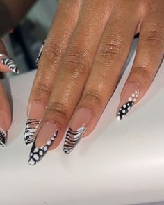 🤍🖤✨🤍🖤 always fun!! #nails #nailart #art #artists #artistsoninstagram #color #gelx #brooklyn #nyc #brooklynnails #black #white #abstract #fy… | Instagram Abstract Black Nail Art, Black And White Abstract Nail Art, Pokadot Nails French Tip, Abstract Nail Art Designs Creativity, White And Black Nail Designs, Black And White Abstract Nails, Graphic Nail Designs, Art Nails Design Ideas, Line Work Nails