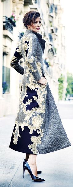 París chic !!! V Dress, Moda Vintage, Mode Inspiration, Womens Fashion Trends, Sewing Inspiration, Coat Dress, Look Fashion, Beautiful Outfits, High Fashion