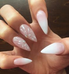 Flower Outline Nails, Birthday Nails Acrylic Almond, Hand Drawn Nail Designs, Onpage Seo, Summer Nails 2024, April Nails, Thanksgiving Nails, Ideas Nails, Nails 2024