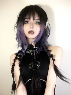 Portret Feminin, Výtvarné Reference, 짧은 머리, Hair Inspo Color, Aesthetic Hair, Purple Hair, Hair Designs, Pretty Hairstyles