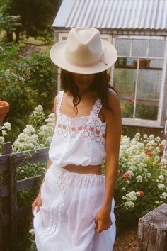 100% soft Australian wool fedora in reed, trimmed with tonal grosgrain ribbon.
This hat is crafted from 100% Australian wool, a completely natural, renewable and biodegradable fibre.
Unisex style.
Brim measures approx. 7 cm / 2.75”. Retro Wide Brim Fedora For Spring, Classic Summer Fedora Unlined, Classic Unlined Summer Fedora, Retro Brimmed Fedora For Spring, Cotton Fedora With Short Brim For Summer, Spring Retro Brimmed Fedora, Summer Cotton Fedora With Short Brim, Retro Brimmed Fedora For Summer, Vintage Brimmed Fedora For Spring