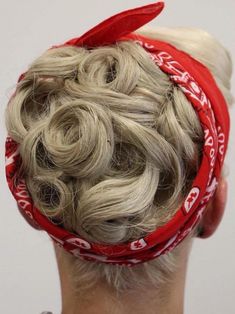 Pin Curls Long Hair, Long Hair Vintage, Pin Curls Short Hair, Pin Curl Updo, Curls Long Hair, Cabelo Pin Up, Rockabilly Hairstyles, Retro Updo, Curled Updo