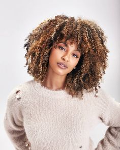 Wash And Go Medium Length Hairstyles, Natural Curly Hair Cuts, Chestnut Hair Color, Afro Style, Honey Blonde Hair, Texturizer On Natural Hair