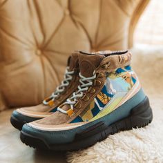 Retro Hiking Boots, Aesthetic Hiking Boots, Winter Shoes For Women 2023, Adventure Outfit Female, Granola Girl Shoes, Cool Shoes For Men, Wander Outfit, Granola Girl Outfits, Travel Boots