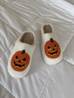 These pumpkin slippers are perfect for the girlie who loves spooky szn plus they’re so soft and cushy! Runs true to size. For half size shoes sizes, size up <3 ALL SALE IS FINAL SALE Pumpkin Slippers, Spooky Szn, Swim Sets, Be Perfect, Final Sale, Cool Style, Fashion Inspo, Shoe Accessories, Slippers