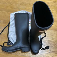 *New, Unused Though No Tags Nor Original Box But Comes With The Hunter Original Drawstring Bag The Original Tour Packable Tall Boot Is An Innovative Interpretation Of The Iconic Original Tall. Handcrafted From Lightweight Rubber These Soft Touch Wellies Fold Over To Be Packed Away. 100% Waterproof, The Soft Recycled Polyester Lining Adds A Layer Of Comfort. Casual Black Rain Boots, Short Black Hunter Boots, Hunter Refined Boots, Tall Hunter Boots, Tall Rain Boots, Black High-top Rain Boots For Outdoor, Outdoor Ankle-high Rain Boots, Hunter Shoes, Women Hunters